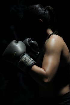 Comment être fort en boxe française ? Trucs, conseils et astuces d'un expert en boxe.